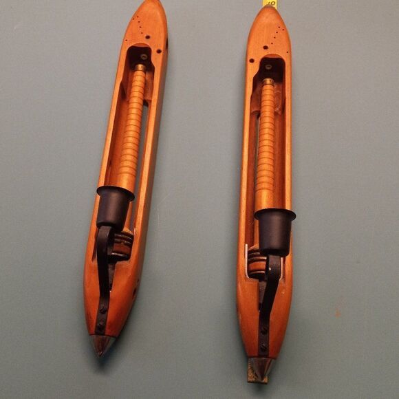 Vintage Weavers Shuttle Metal Candle holder Countrycore - Picture 2 of 8